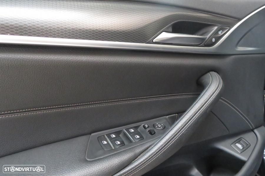 BMW 520 d Pack Desportivo M Auto - 25