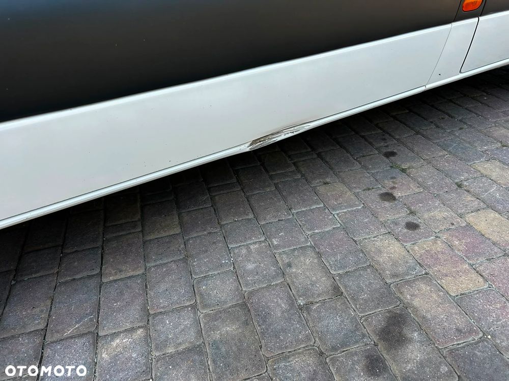 Mercedes-Benz Sprinter - 11