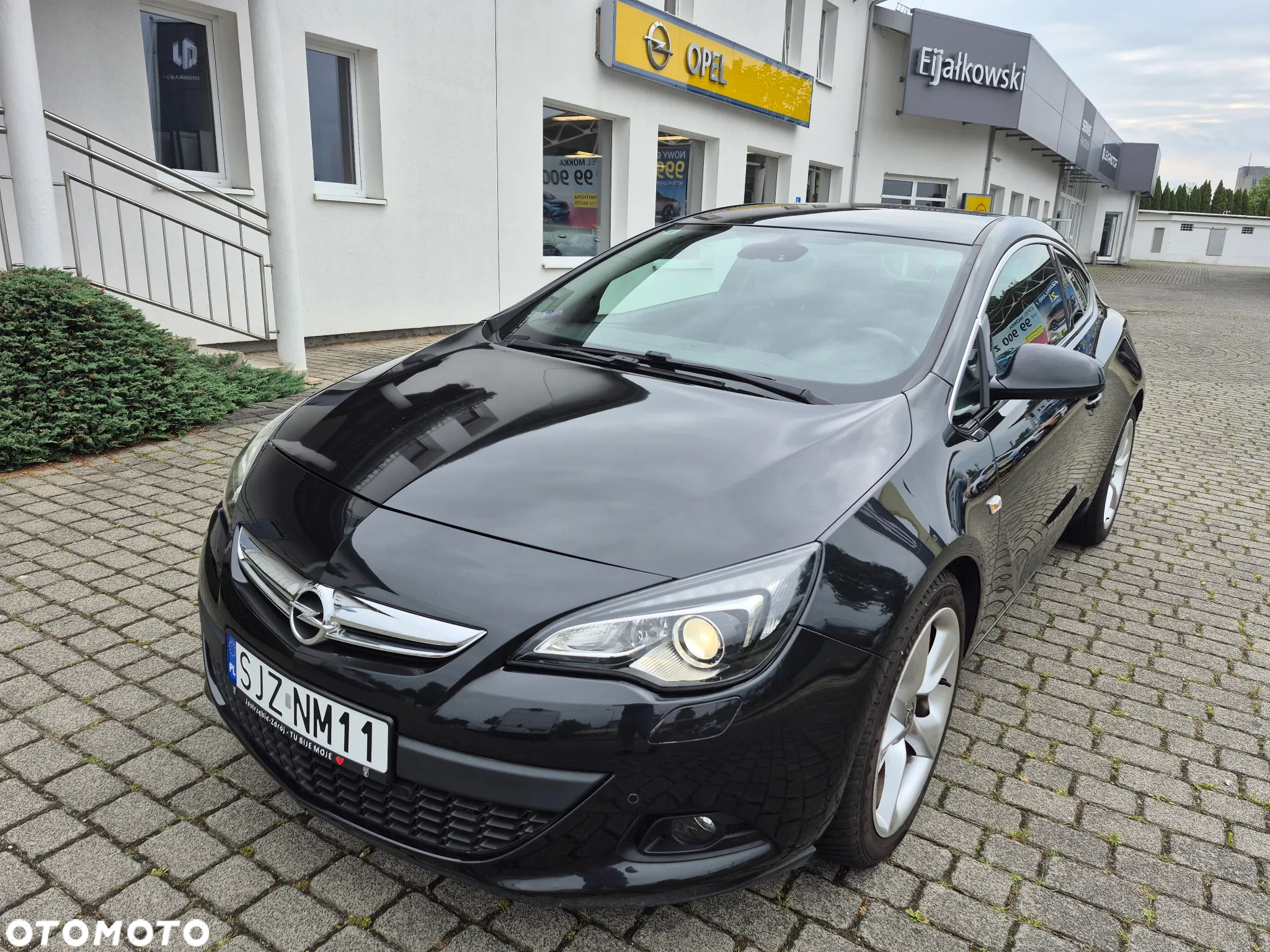 Opel Astra IV GTC 1.6 T Sport - 13
