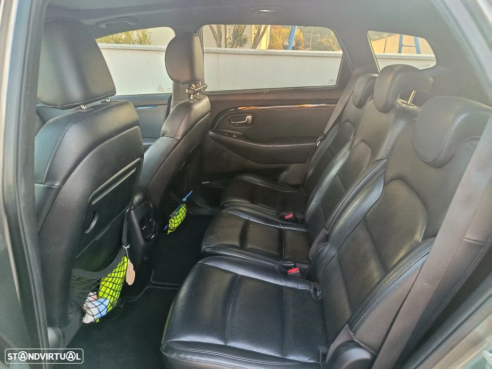 Kia Carens - 6