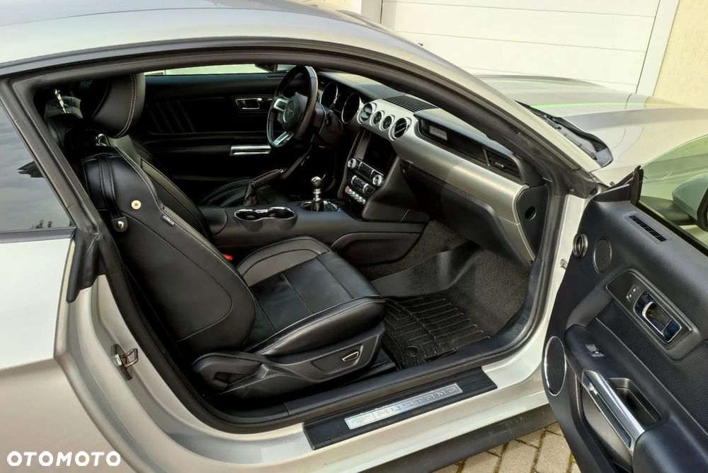 Ford Mustang 2.3 Eco Boost - 24