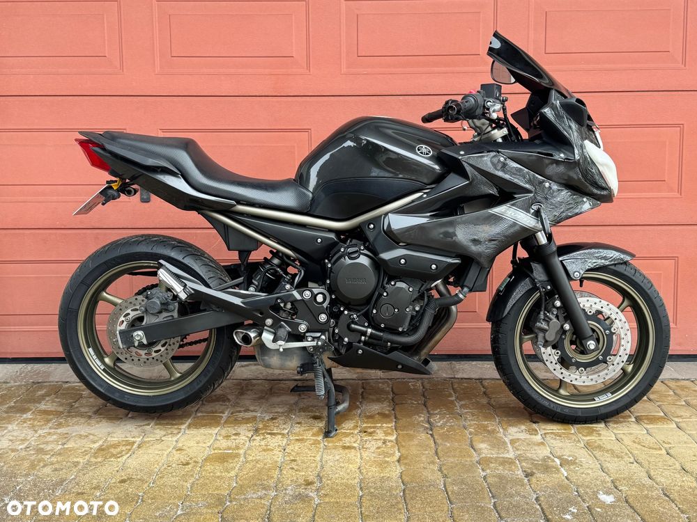 Yamaha XJ - 6