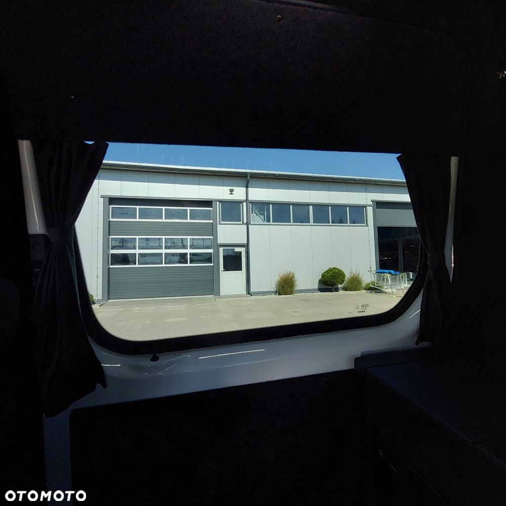 Mercedes-Benz Sprinter - 23