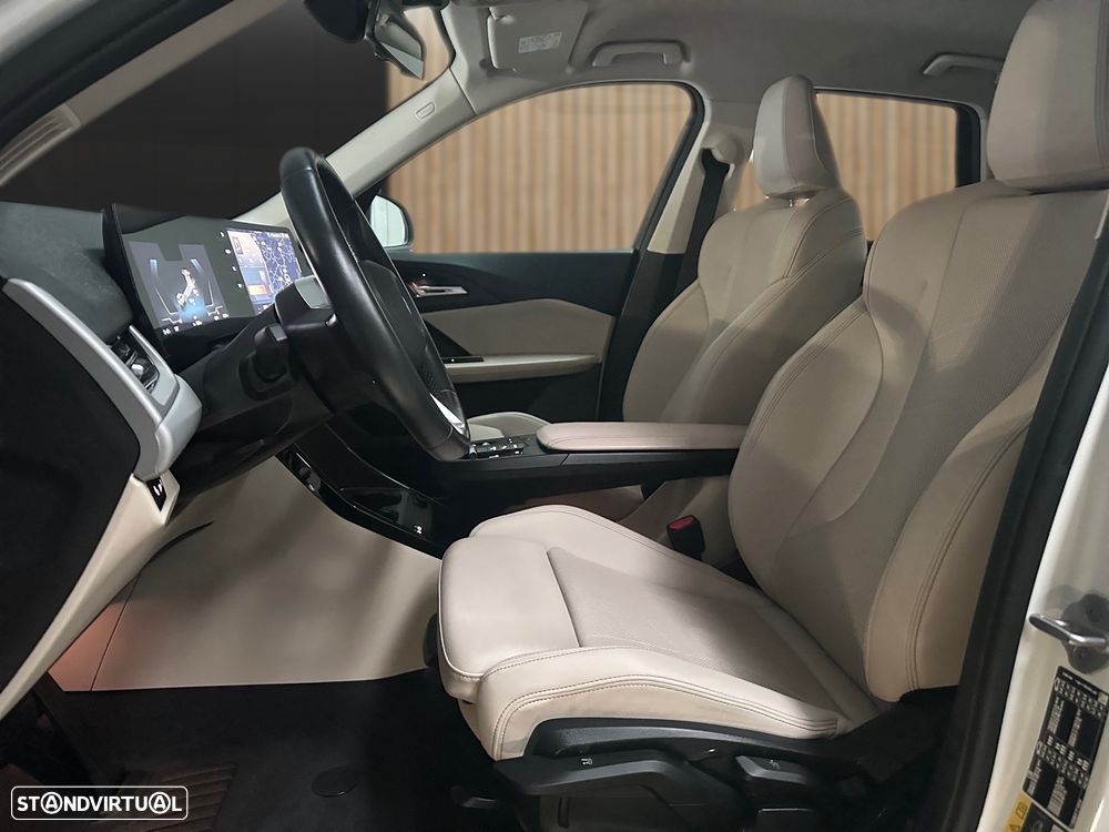 BMW iX1 eDrive20 - 8