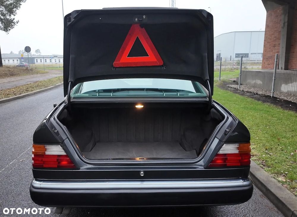 Mercedes-Benz Klasa E - 22