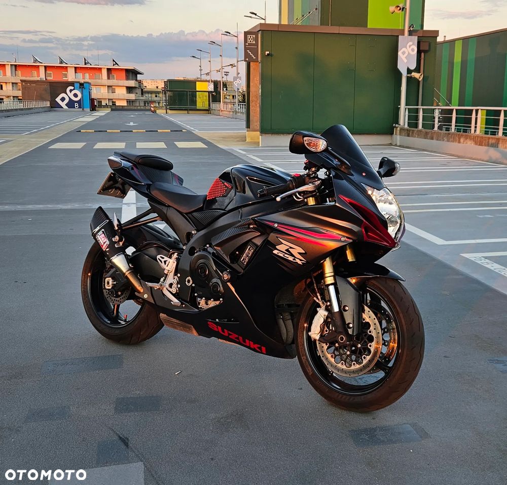 Suzuki GSX-R - 1