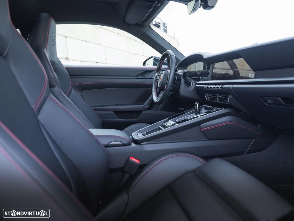 Porsche 911 (992) Carrera 4 GTS - 16