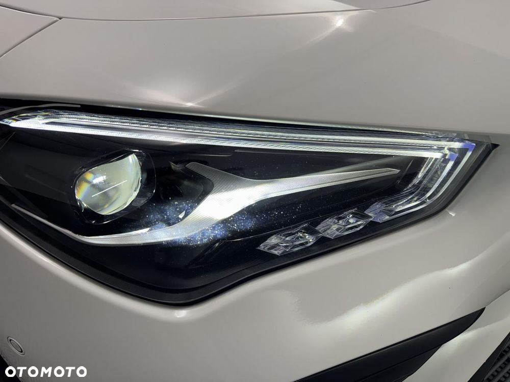 Mercedes-Benz CLA 200 d AMG Line 8G-DCT - 28