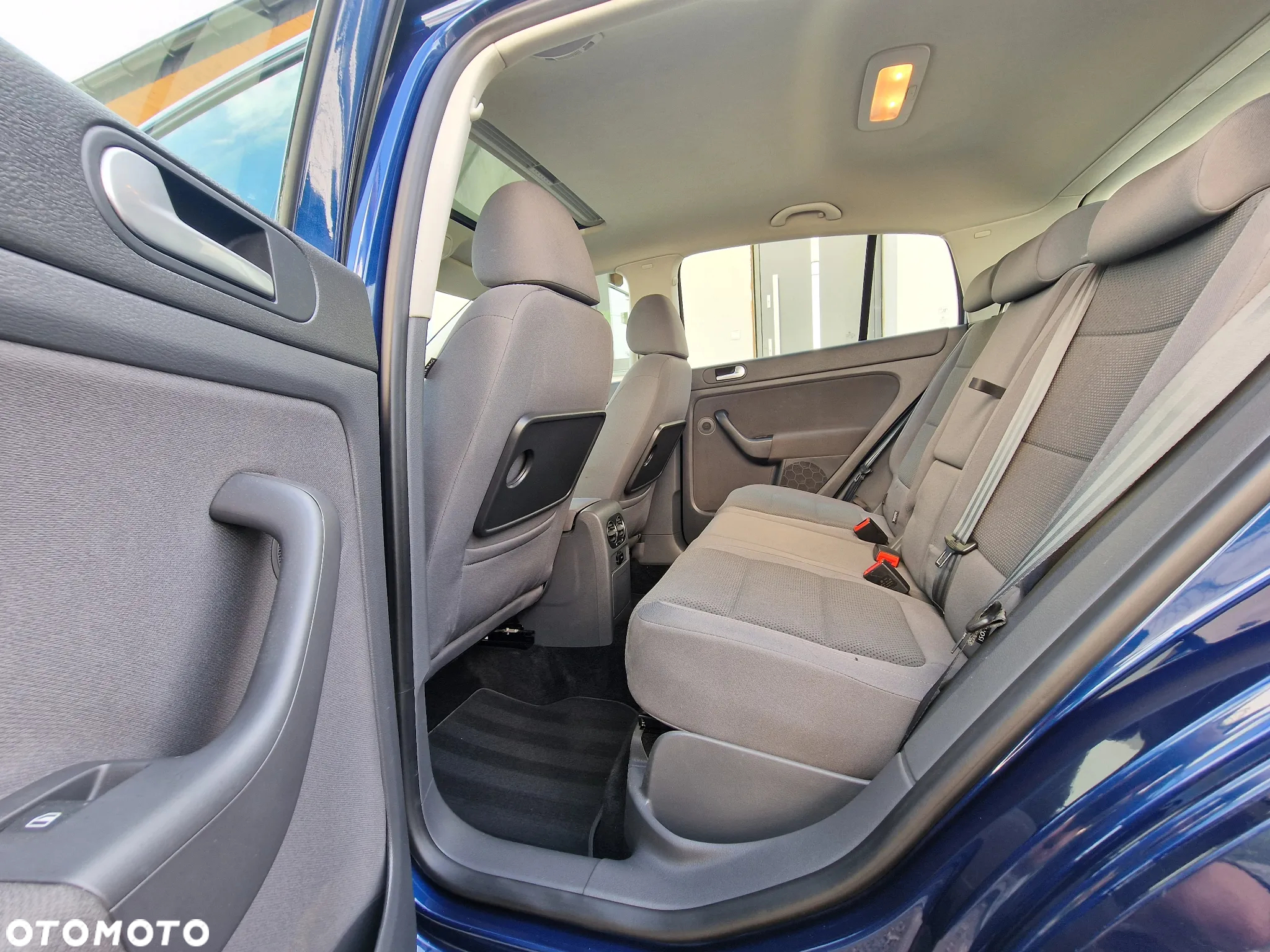 Volkswagen Golf - 18