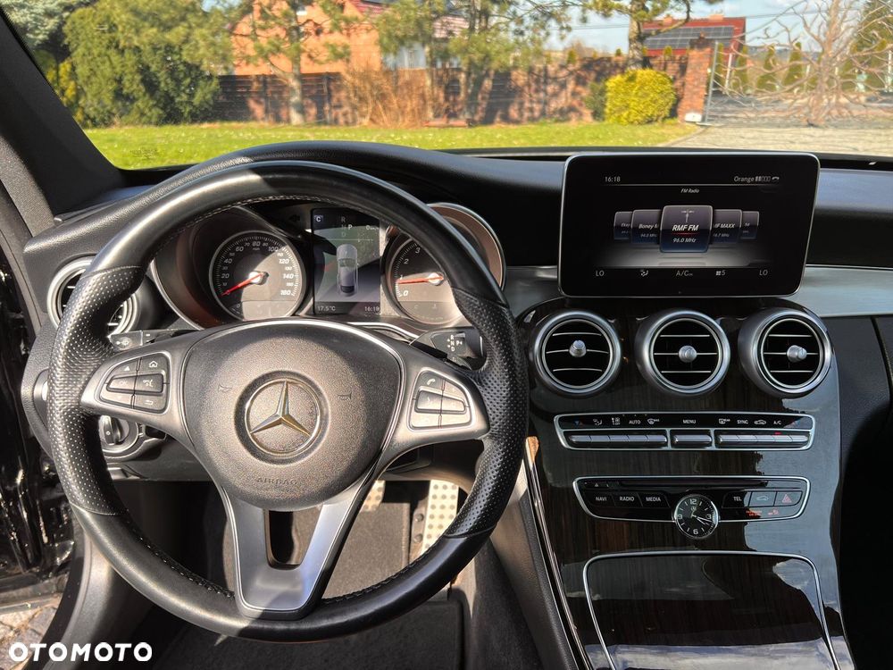Mercedes-Benz Klasa C 300 9G-TRONIC AMG Line - 18