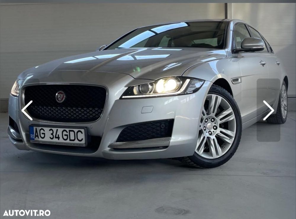 Jaguar XF 20d AWD Portfolio - 12