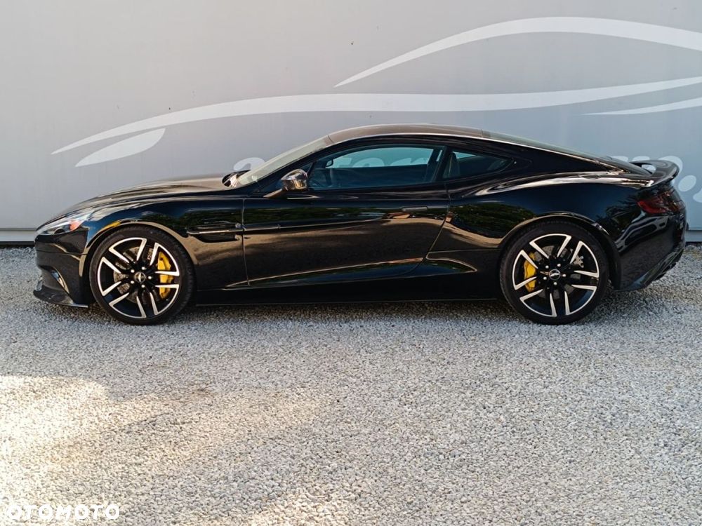 Aston Martin Vanquish - 17