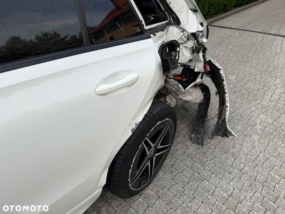 Mercedes-Benz Klasa C 300 4Matic 9G-TRONIC AMG Line - 16