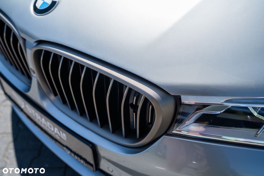 BMW Seria 7 M760Li xDrive - 17