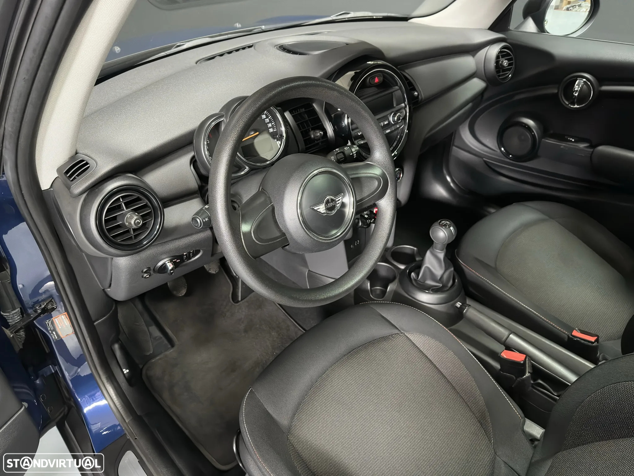 MINI 3 Portas One D - 10