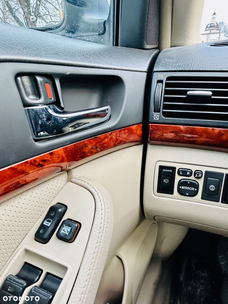 Toyota Avensis 2.2 D-4D Prestige - 22