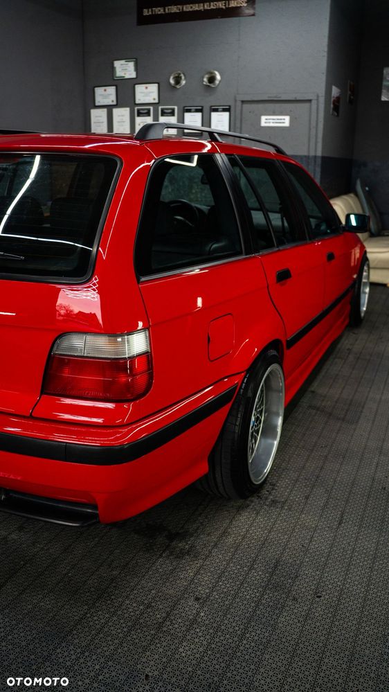 BMW Seria 3 323i - 5