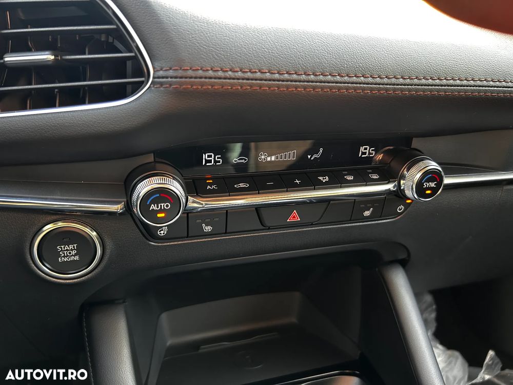 Mazda 3 e-Skyactiv X186 AT MHEV Exclusive-Line - 4