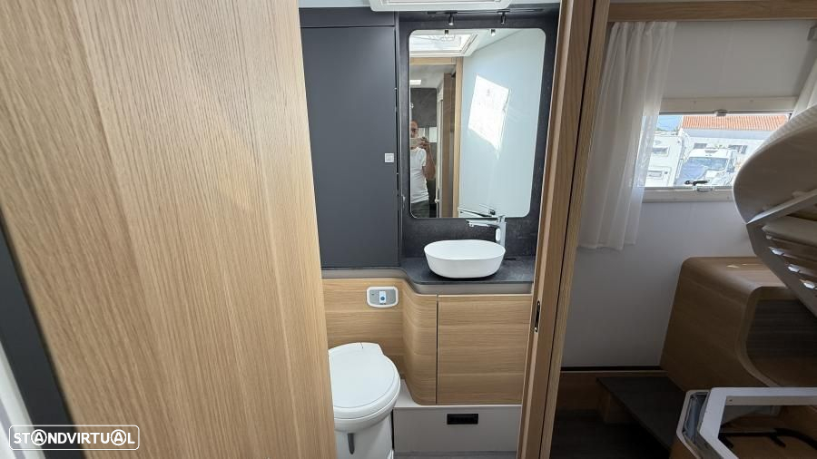 Adria Matrix 670 SC cama central e basculante - 30