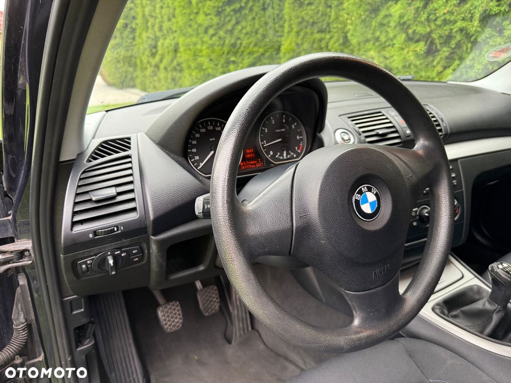 BMW Seria 1 116i - 31