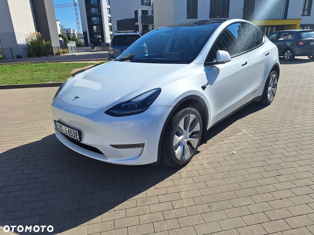 Tesla Y Long Range AWD - 1
