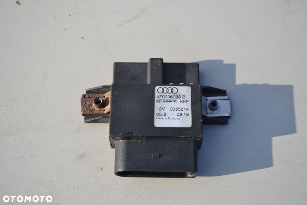 AUDI A4 B7 A6 C6 STEROWNIK MODUŁ POMPY PALIWA 4F0906093B