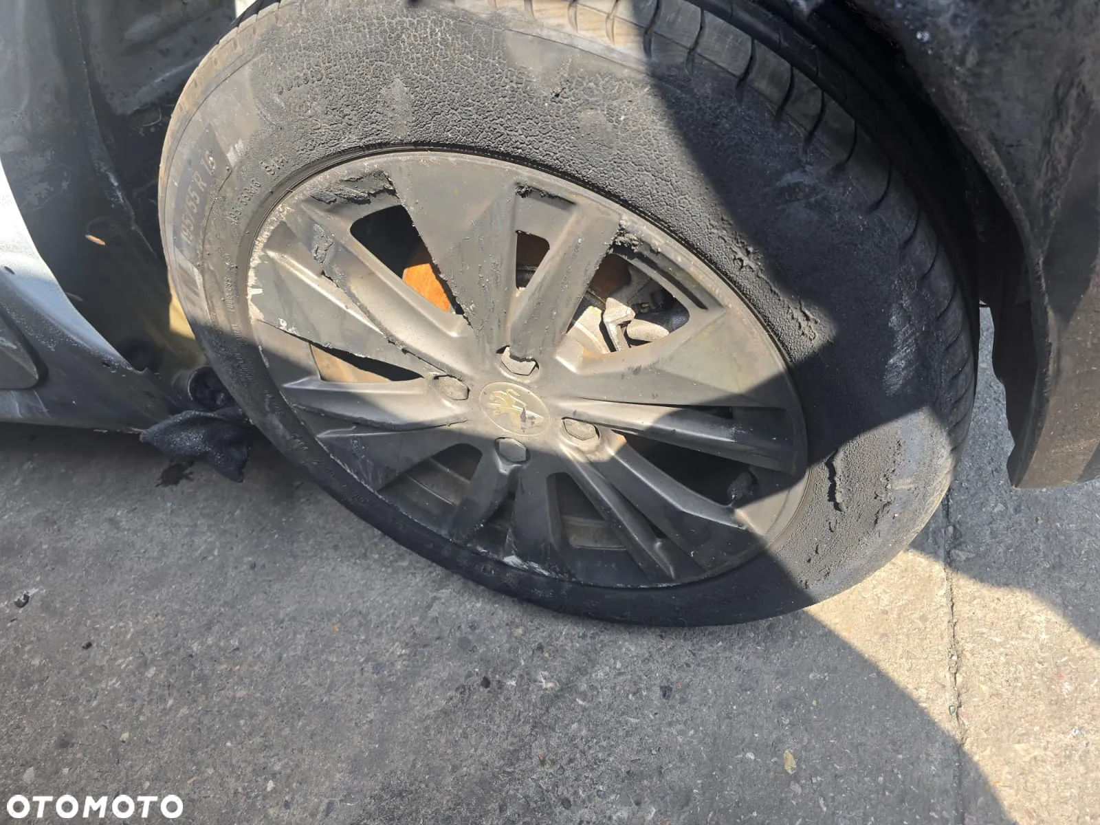 Peugeot 208 - 6