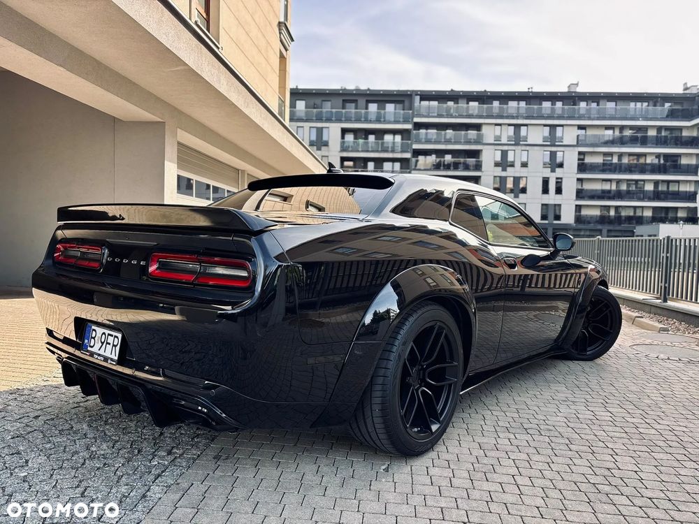Dodge Challenger - 5