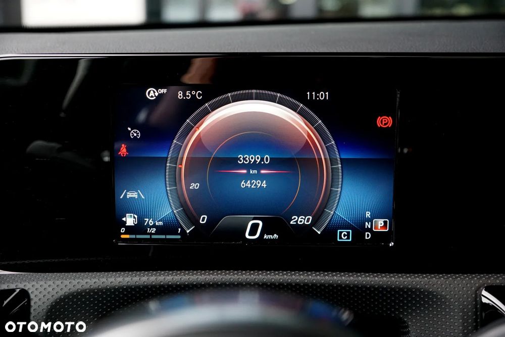 Mercedes-Benz CLA 180 7G-DCT AMG Line - 33