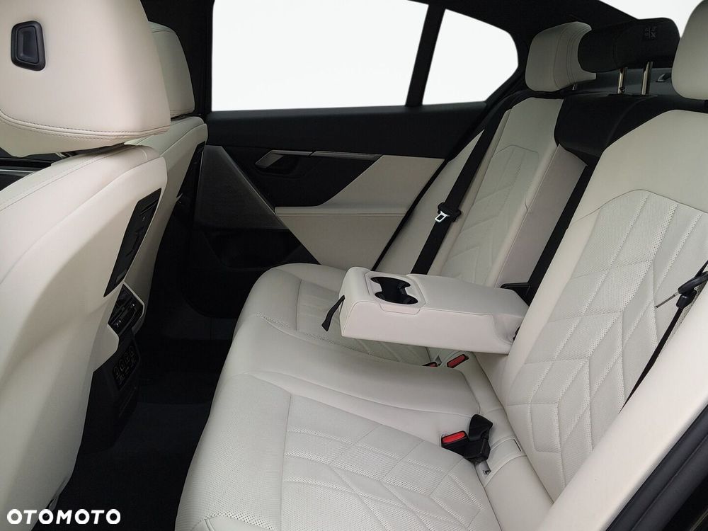 BMW Seria 5 520i mHEV M Sport - 10