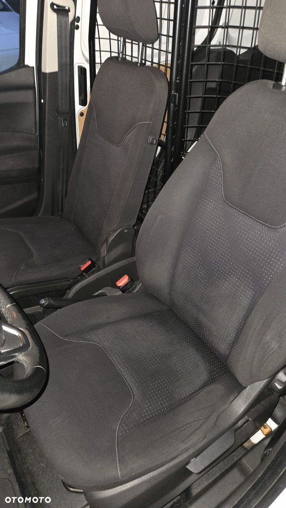 Ford Courier - 4