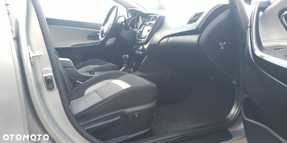 Kia Ceed 1.6 CRDi 136 DCT ISG Platinum Edition - 16