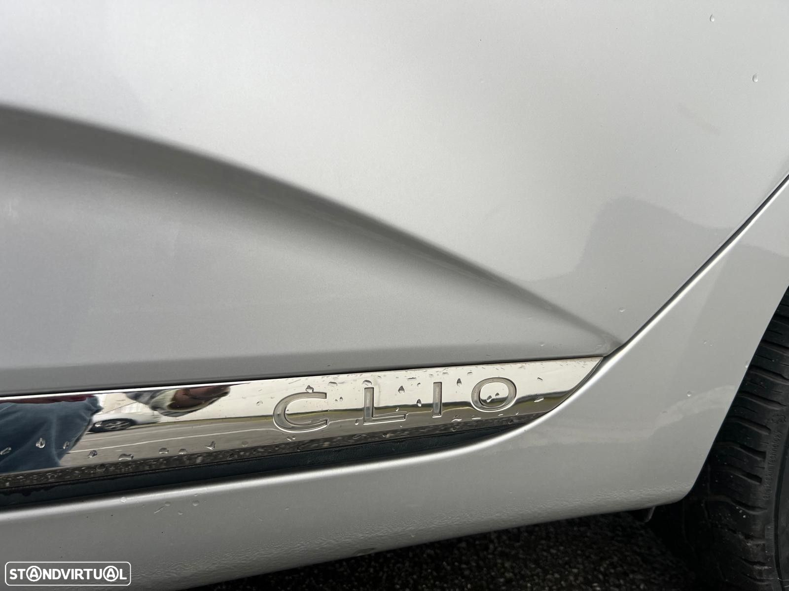 Renault Clio 1.0 TCe Exclusive - 24