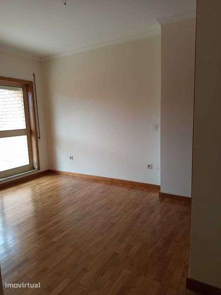 T3+1 Duplex com Terraço e Vista Rio Douro |Oliveira do Douro - Grande imagem: 5/12