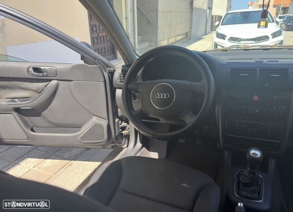 Audi A3 1.6 Attraction - 12