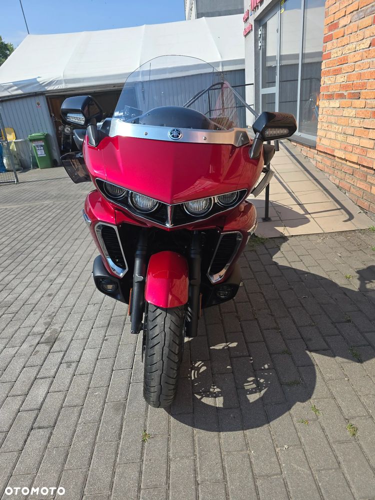 Yamaha Venture - 7