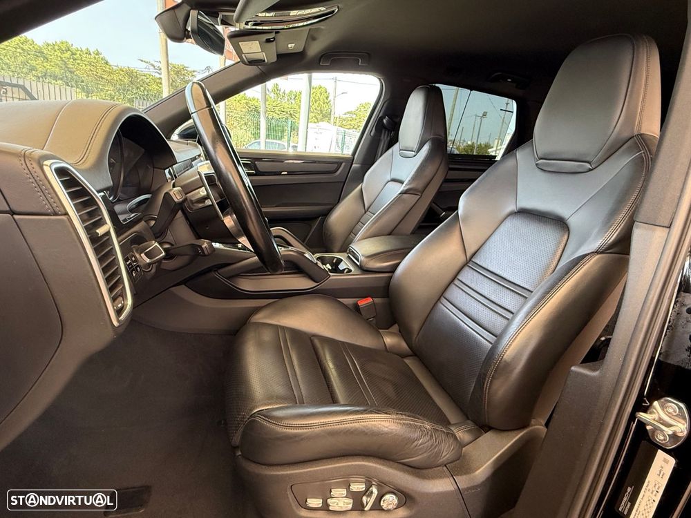 Porsche Cayenne E-Hybrid Tiptronic S Platinum Edition - 29