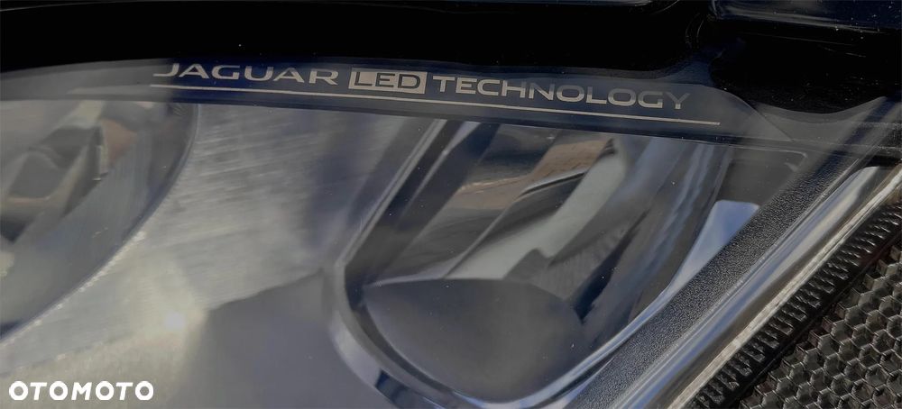 Jaguar F-Pace 25t AWD R-Sport - 13