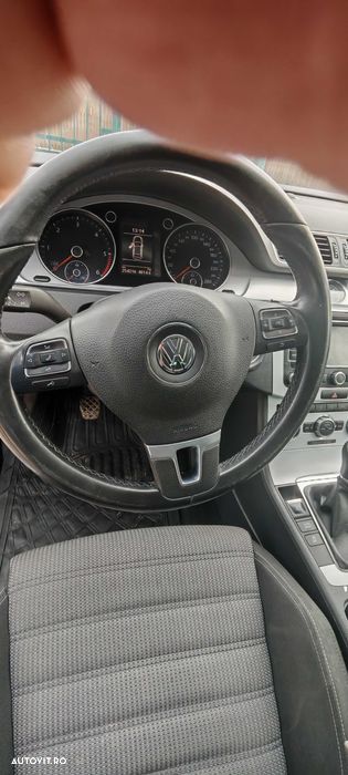 Volkswagen Passat 2.0 TDI 4Motion BlueMotion Technology Comfortline - 3
