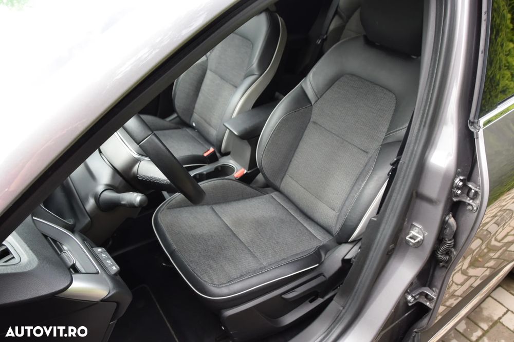 Renault Captur PHEV 160 Techno - 22