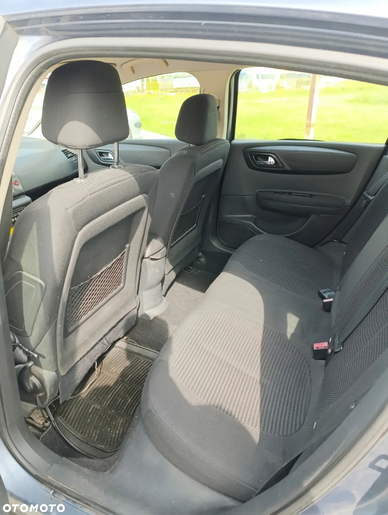 Citroën C4 1.6 HDi FAP Confort - 9