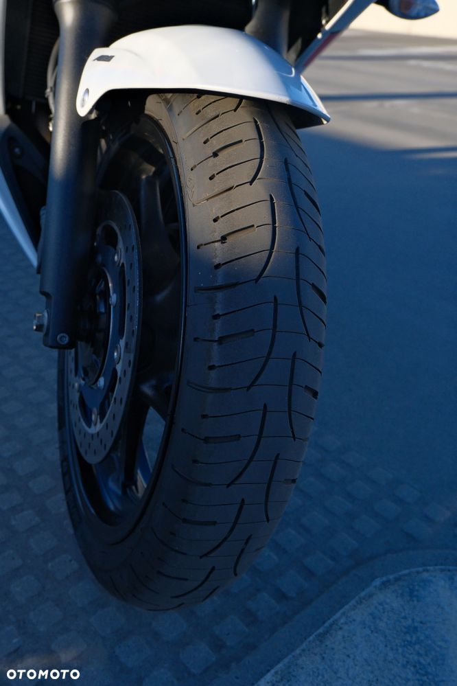 Yamaha XJ - 8