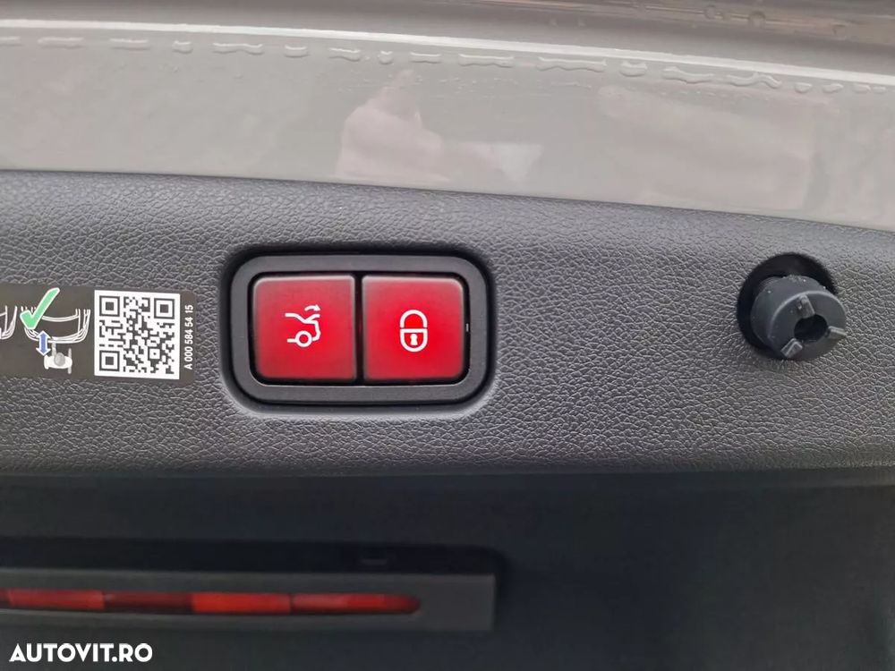 Mercedes-Benz E 220 d 4MATIC 9G-TRONIC Edition AMG Line - 19