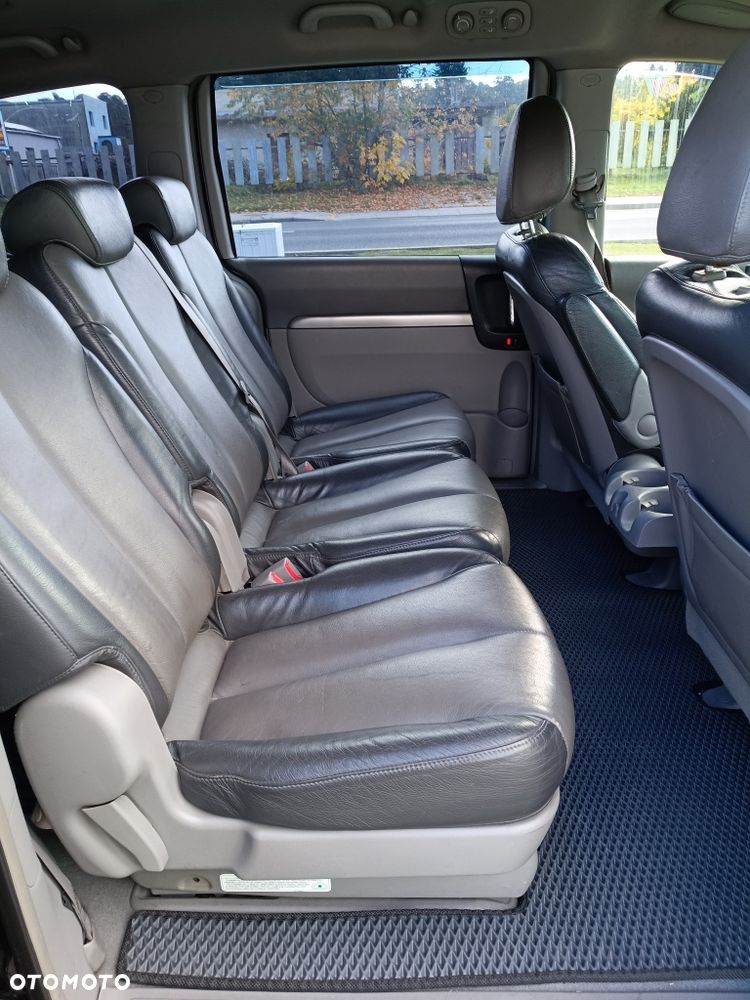 Kia Carnival - 7