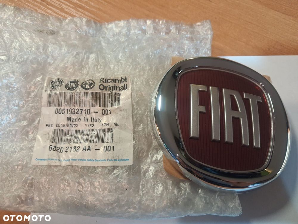 Emblemat przód FIAT GRANDE PUNTO  0051932710-001   OE - 2