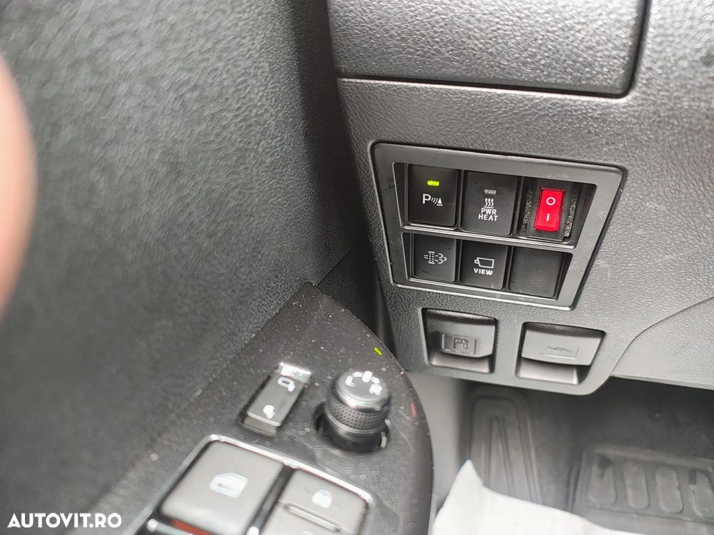 Toyota Hilux 2.8D 204CP 4x4 Double Cab AT Invincible - 14