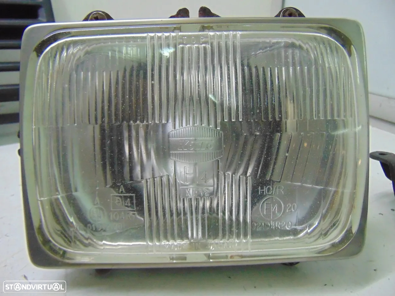 Nissan Urvan grelha frontal - 10