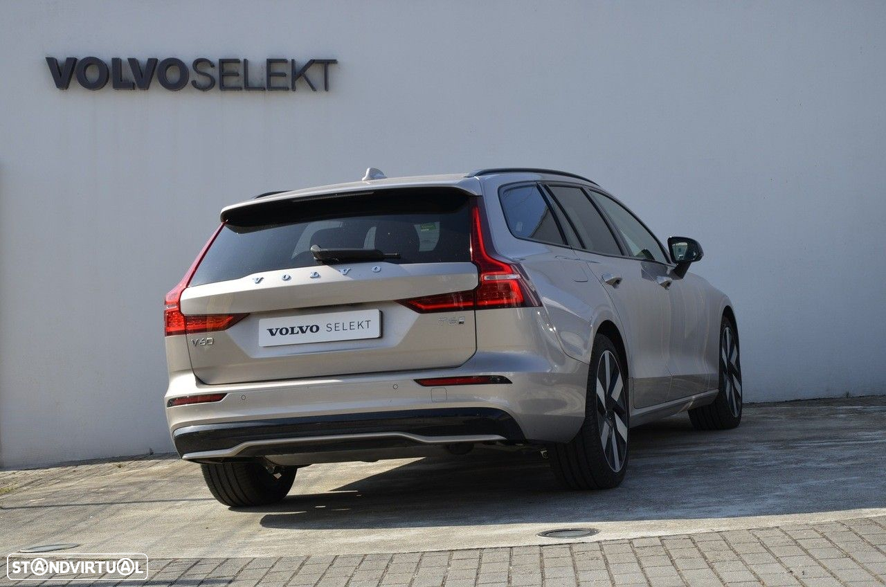 Volvo V60 2.0 T6 AWD TE Plus Dark - 26