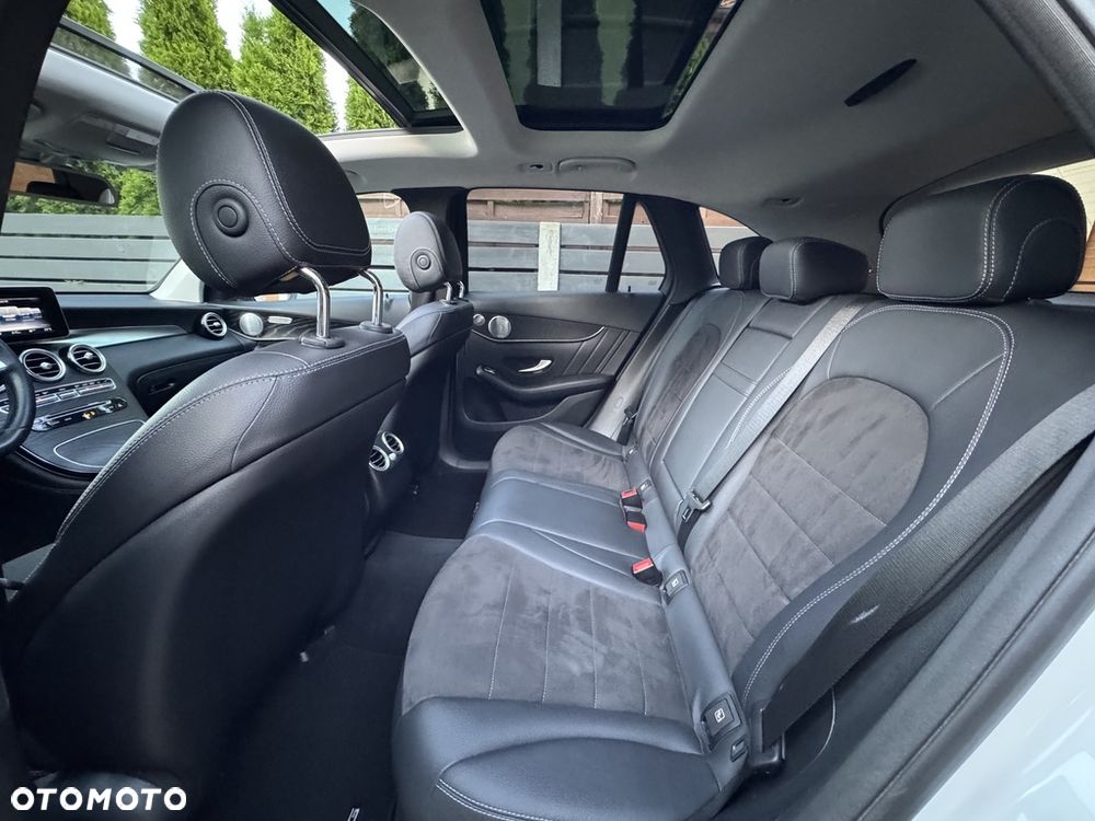 Mercedes-Benz GLC 250 4Matic 9G-TRONIC AMG Line - 17