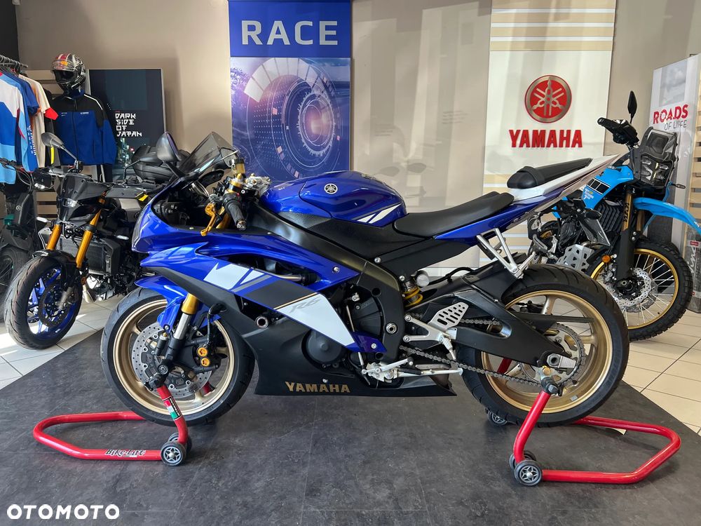 Yamaha R6 - 1